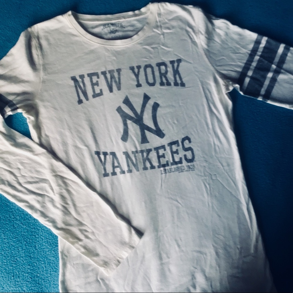 NY Yankee’s Long sleeves shirt